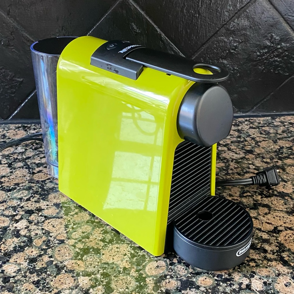 Nespresso delonghi Mini Essenza Lime Green